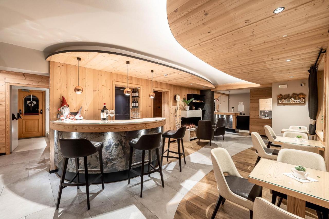 Garni Letizia Bed & Breakfast Campitello di Fassa Exterior photo