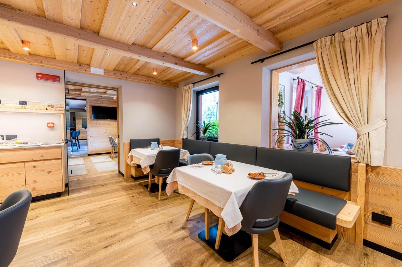 Garni Letizia Bed & Breakfast Campitello di Fassa Exterior photo