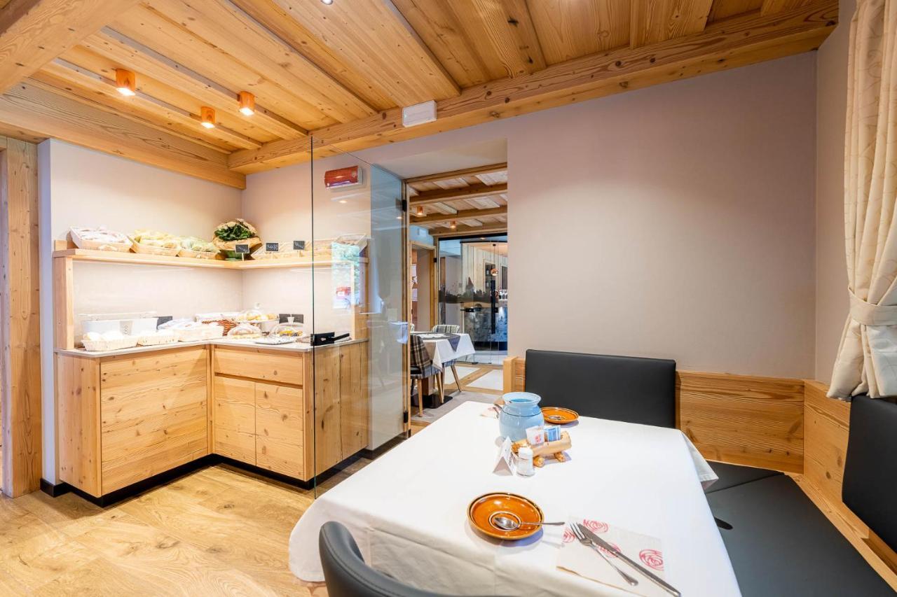 Garni Letizia Bed & Breakfast Campitello di Fassa Exterior photo