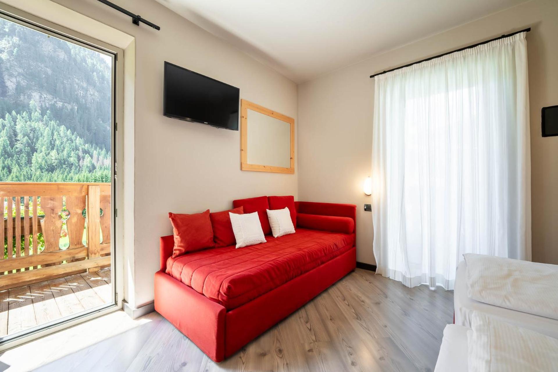 Garni Letizia Bed & Breakfast Campitello di Fassa Exterior photo